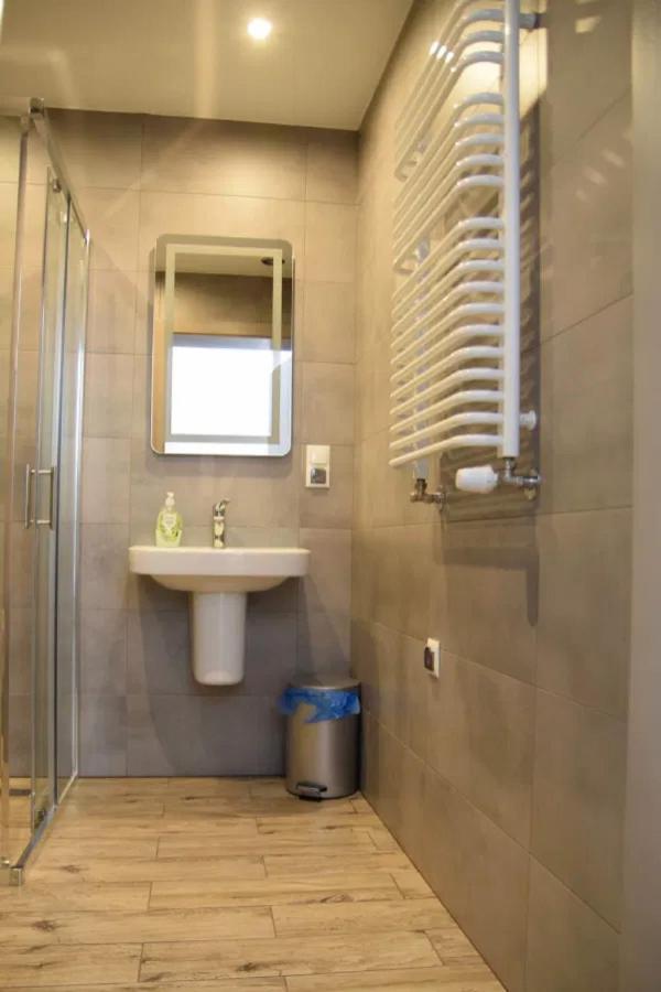 Kietrz Ludowa Restauracja & Noclegi מראה חיצוני תמונה