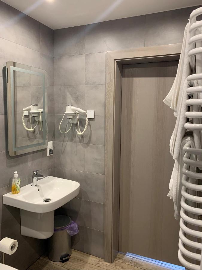Kietrz Ludowa Restauracja & Noclegi מראה חיצוני תמונה