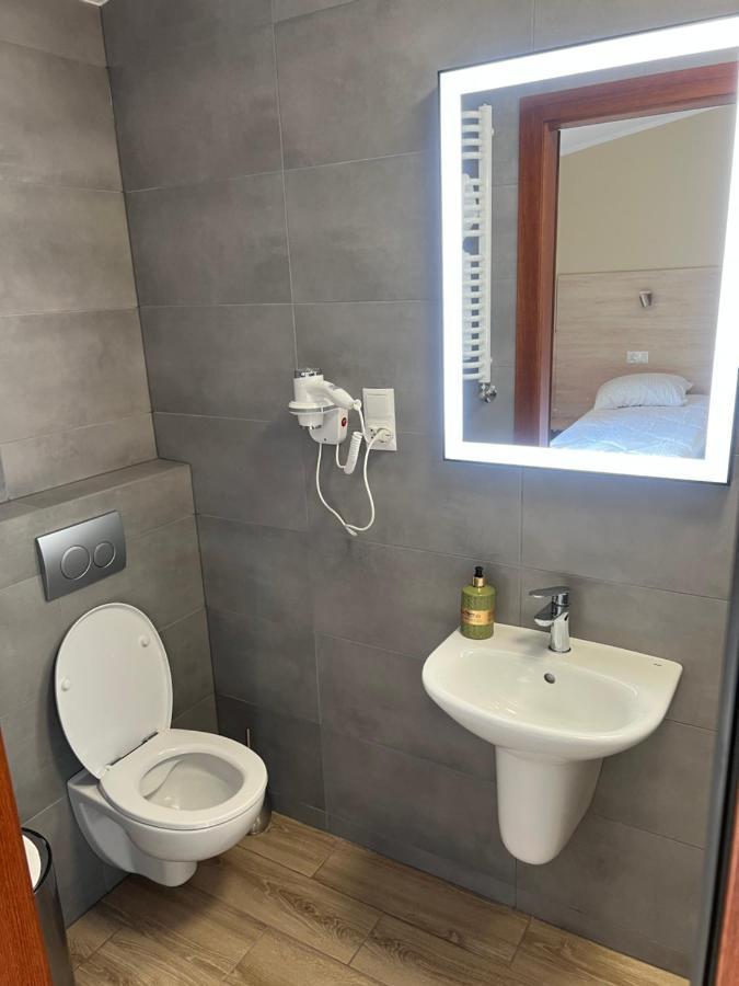 Kietrz Ludowa Restauracja & Noclegi מראה חיצוני תמונה