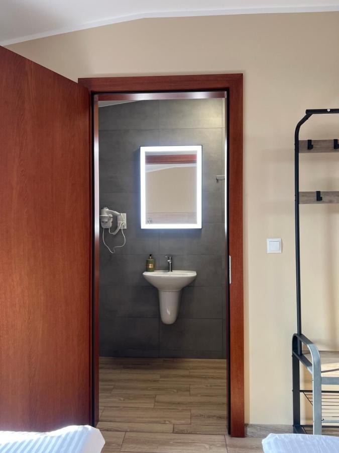 Kietrz Ludowa Restauracja & Noclegi מראה חיצוני תמונה